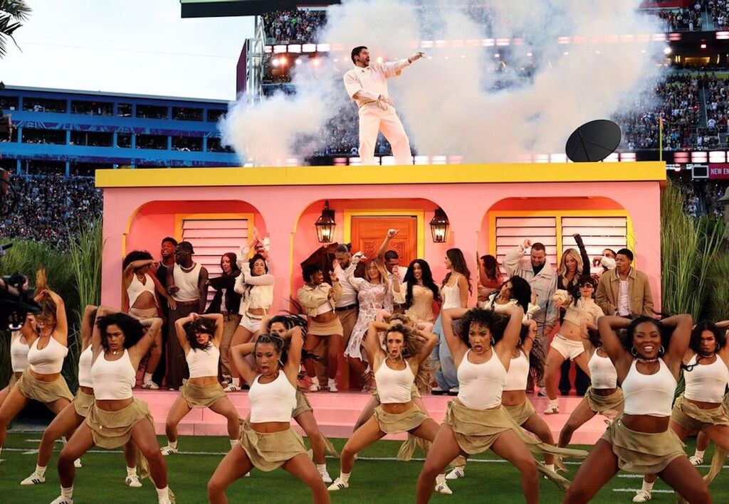 Bad Bunny expõe contradição entre discurso antigentrificação e impacto econômico global