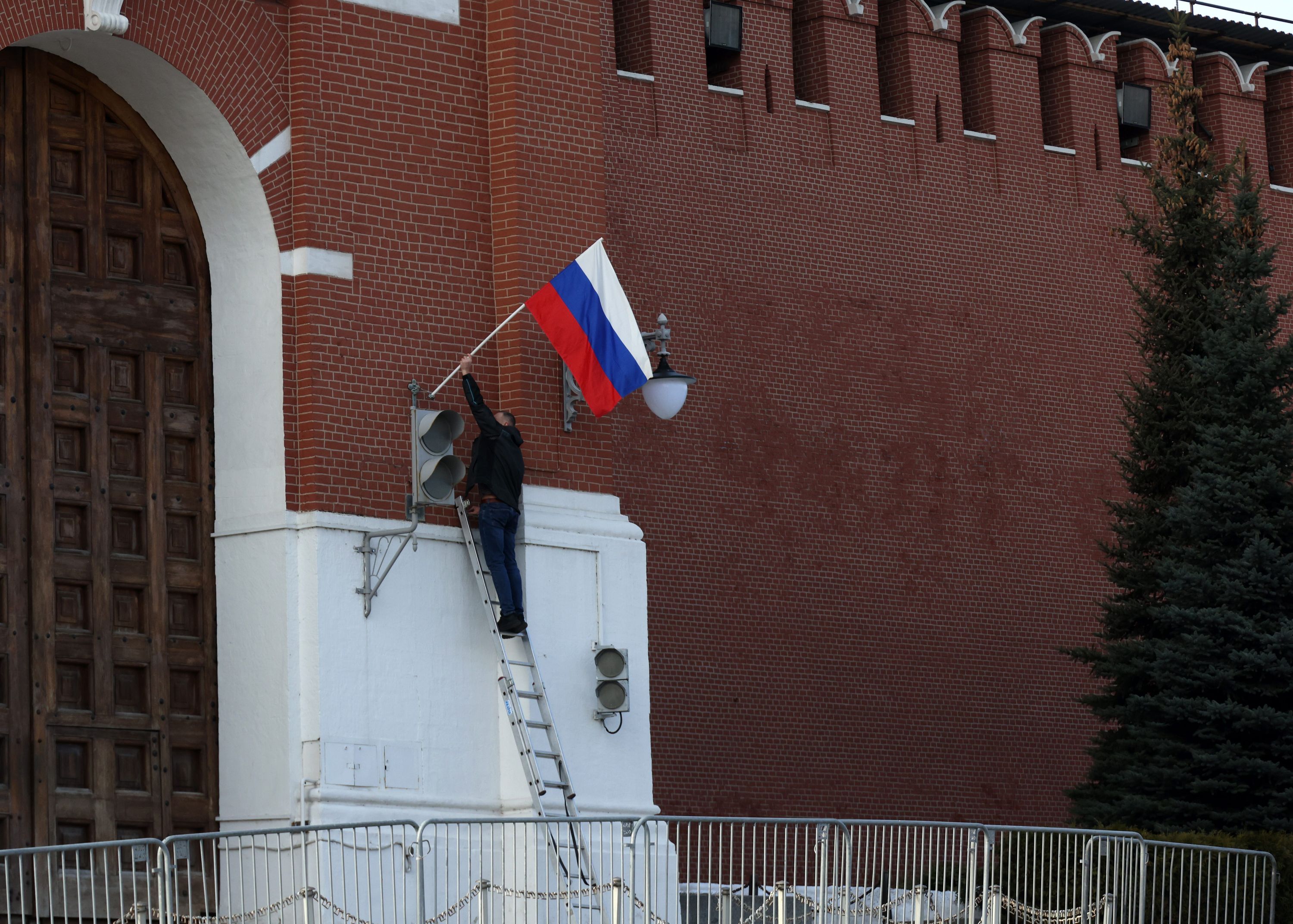 Logística russa na Crimeia colapsa sob pressão de drones — e o Kremlin perde o controle