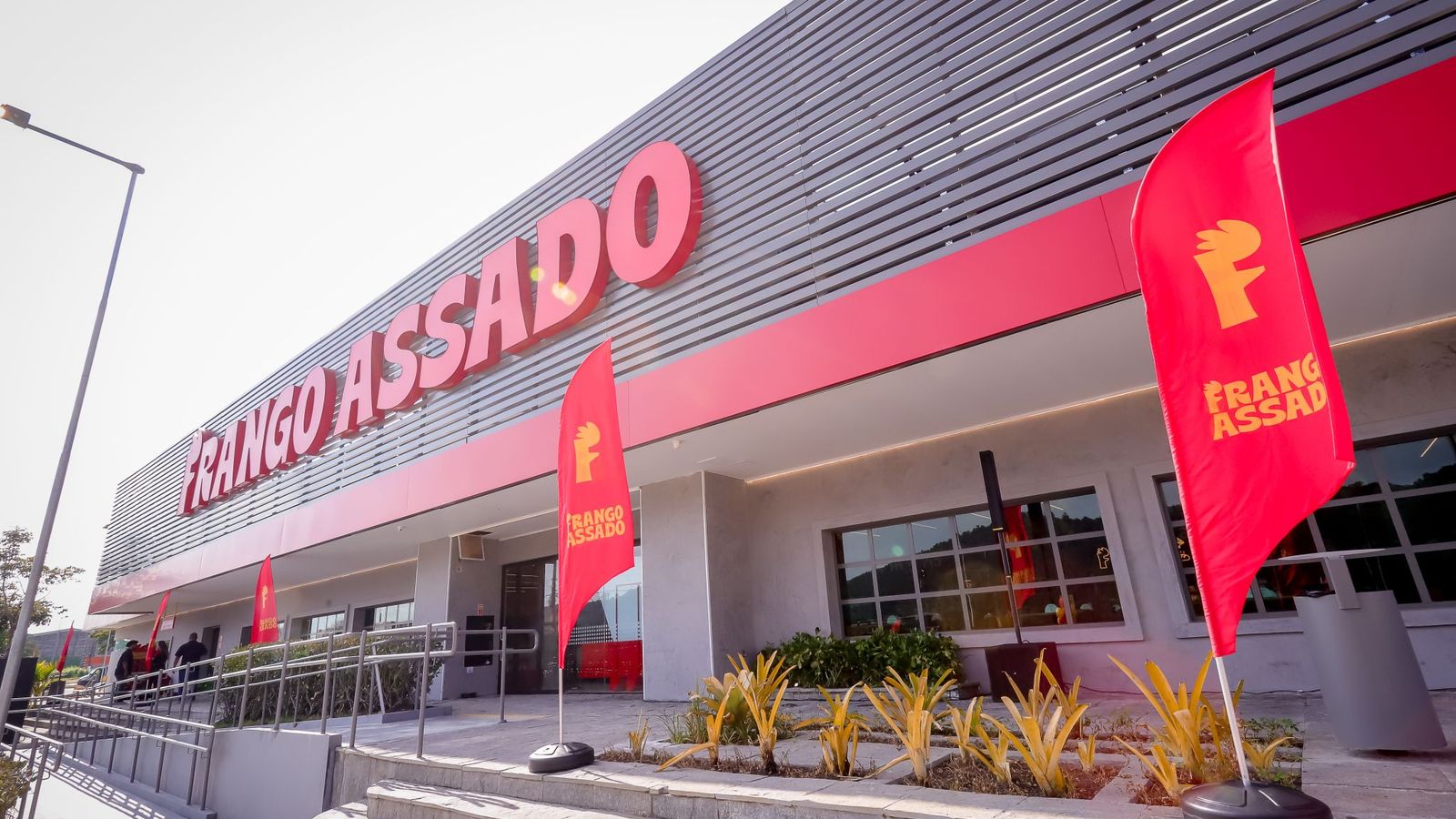 Outback e Pizza Hut na mesma mesa: a consolidação no prato
