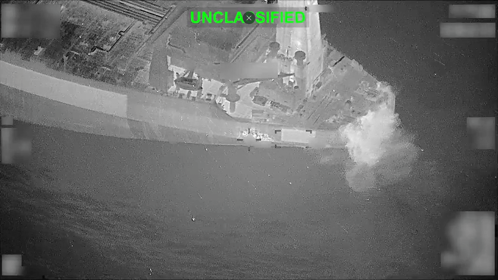 EUA atingem navio-tanque com míssil em escalada de bloqueio ao Irã