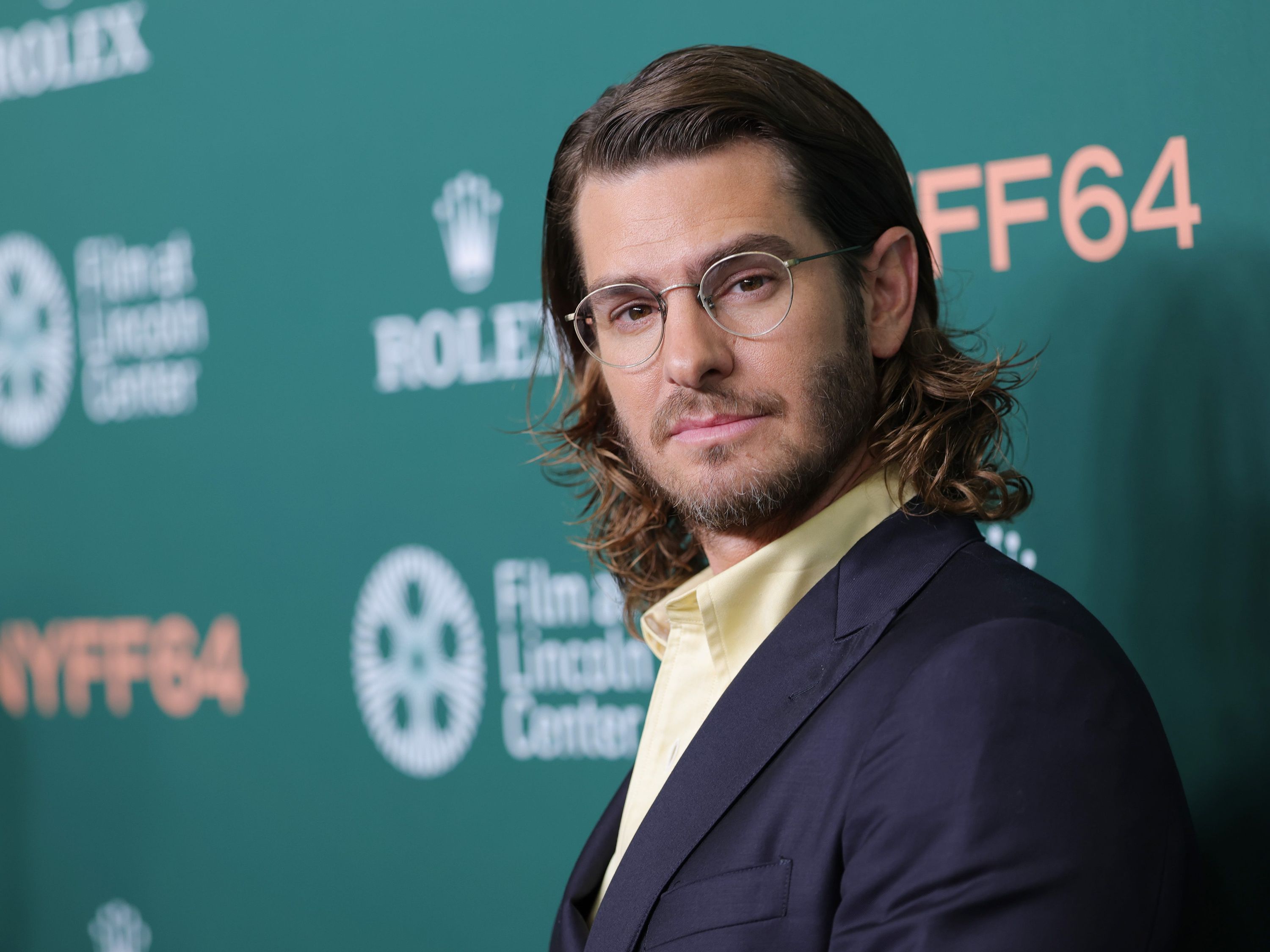 Andrew Garfield teme IA após interpretar Sam Altman