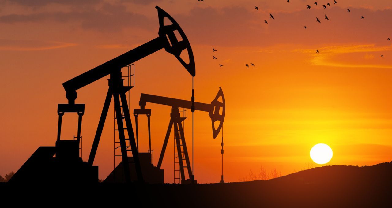Petróleo despenca 5% e rompe piso de US$ 80 com sinalização de acordo EUA-Irã