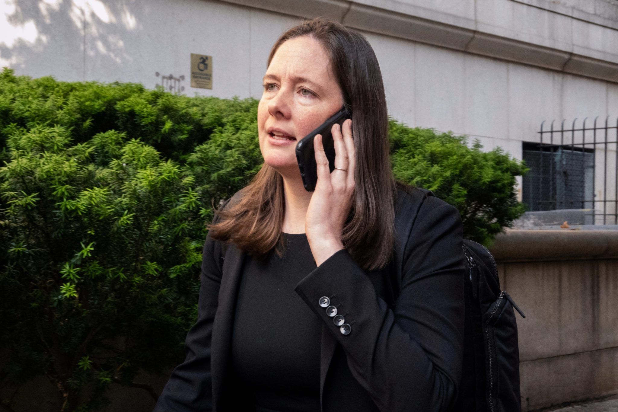 Juiz: Departamento de Justiça demitiu ilegalmente filha de James Comey