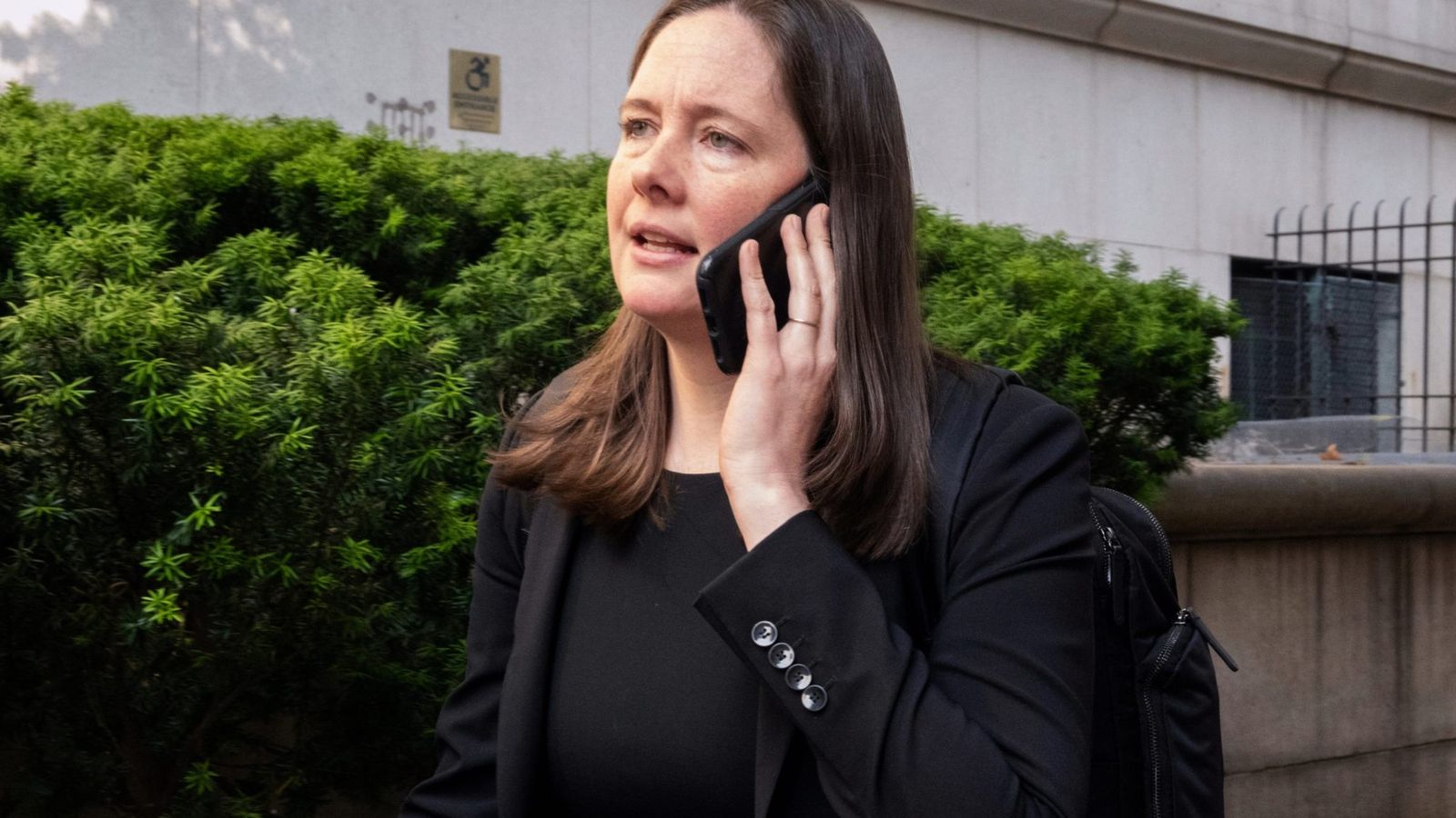 Juiz: Departamento de Justiça demitiu ilegalmente filha de James Comey