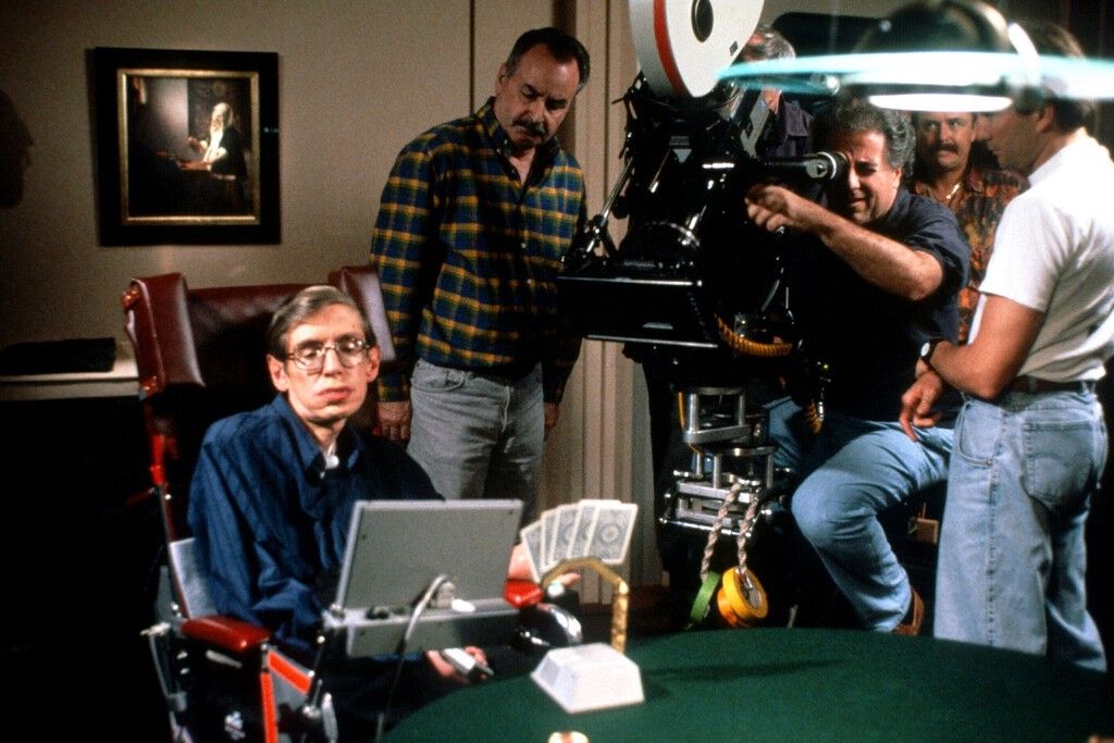 Stephen Hawking e o dia em que a ciência real encontrou a ficção — a história de um cameo único