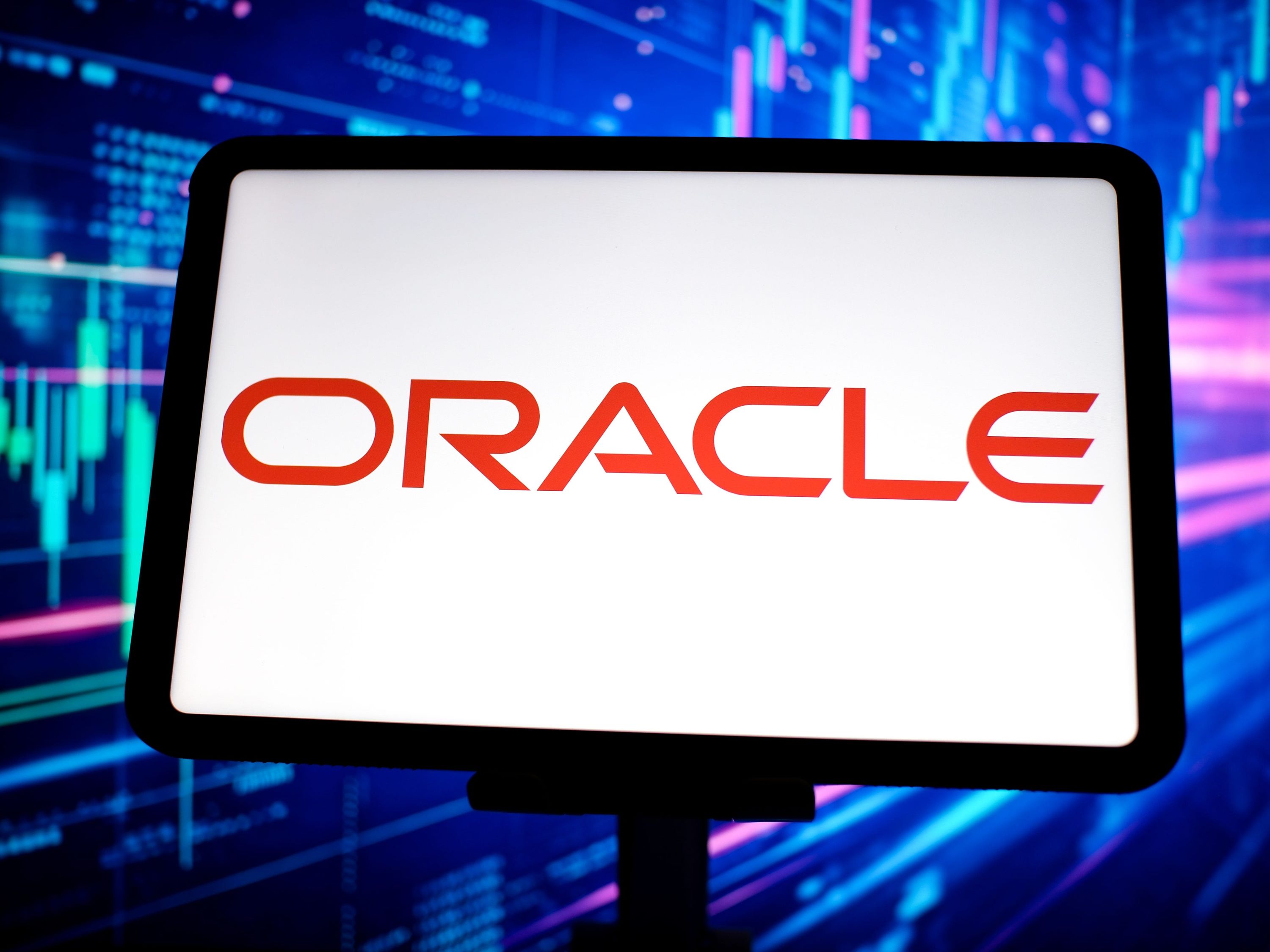Oracle corta 500+ na nuvem em meio a aposta bilionária em IA