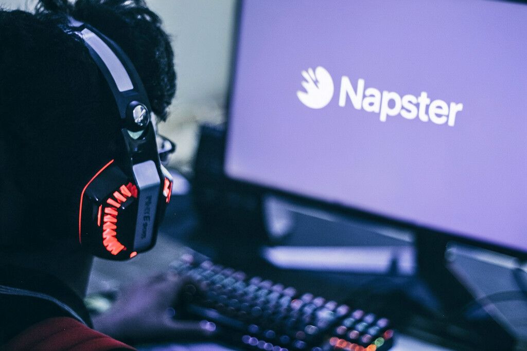 Napster: A revolução P2P que redefiniu a música