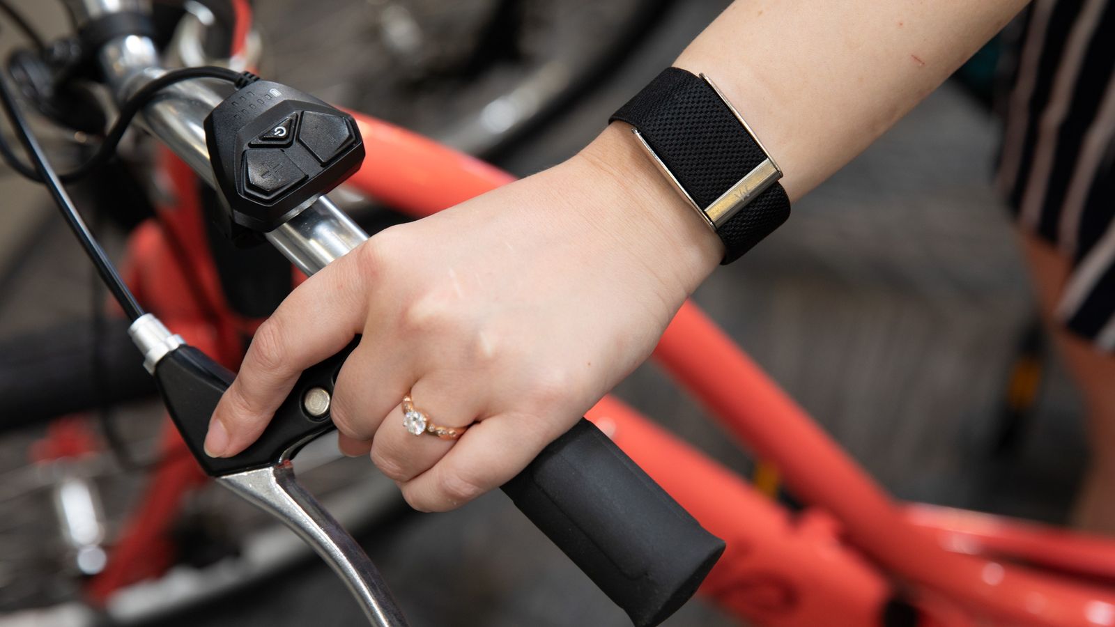 O novo luxo dos wearables: sem tela, sem alarde