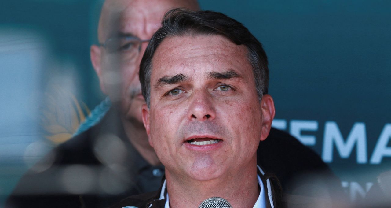Flávio Bolsonaro e a 'onda azul': a América Latina em disputa