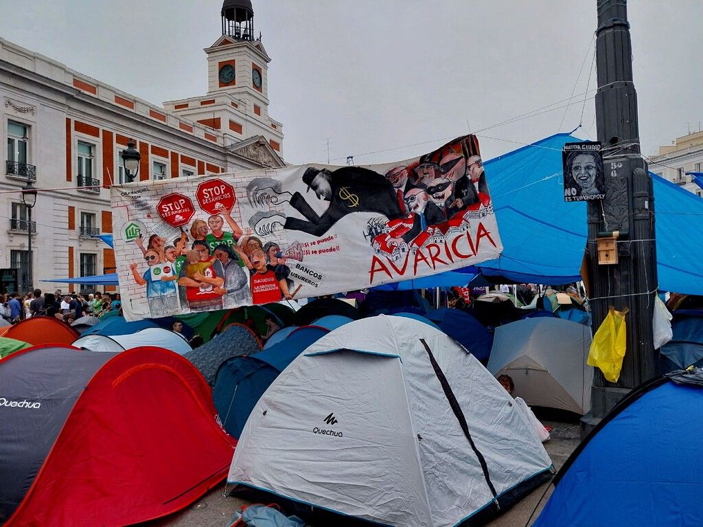 Almeida pede censo em Sol; acampada tem jornal e urbanismo