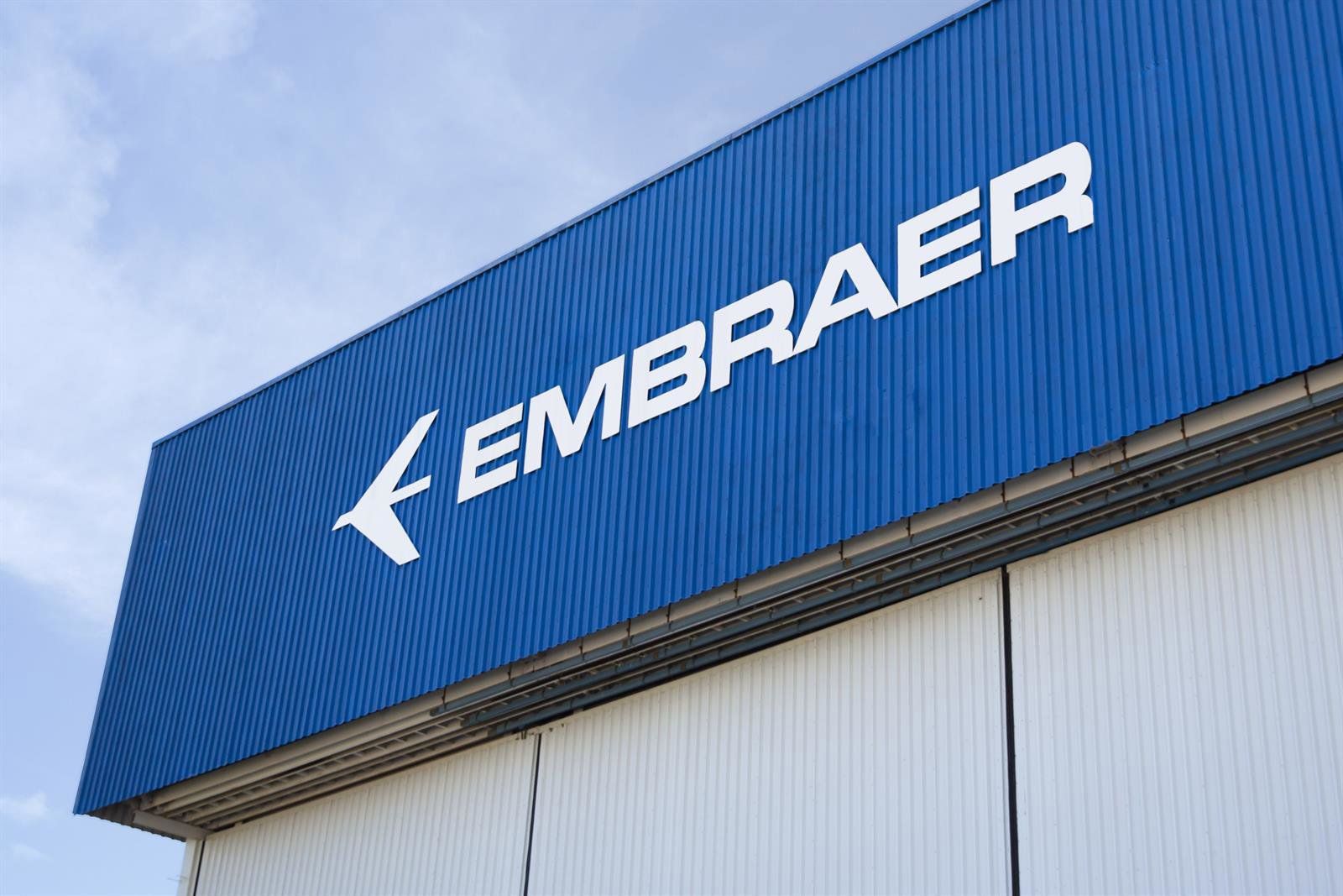 Embraer bate recorde de pedidos e mira futuro do setor aeronáutico