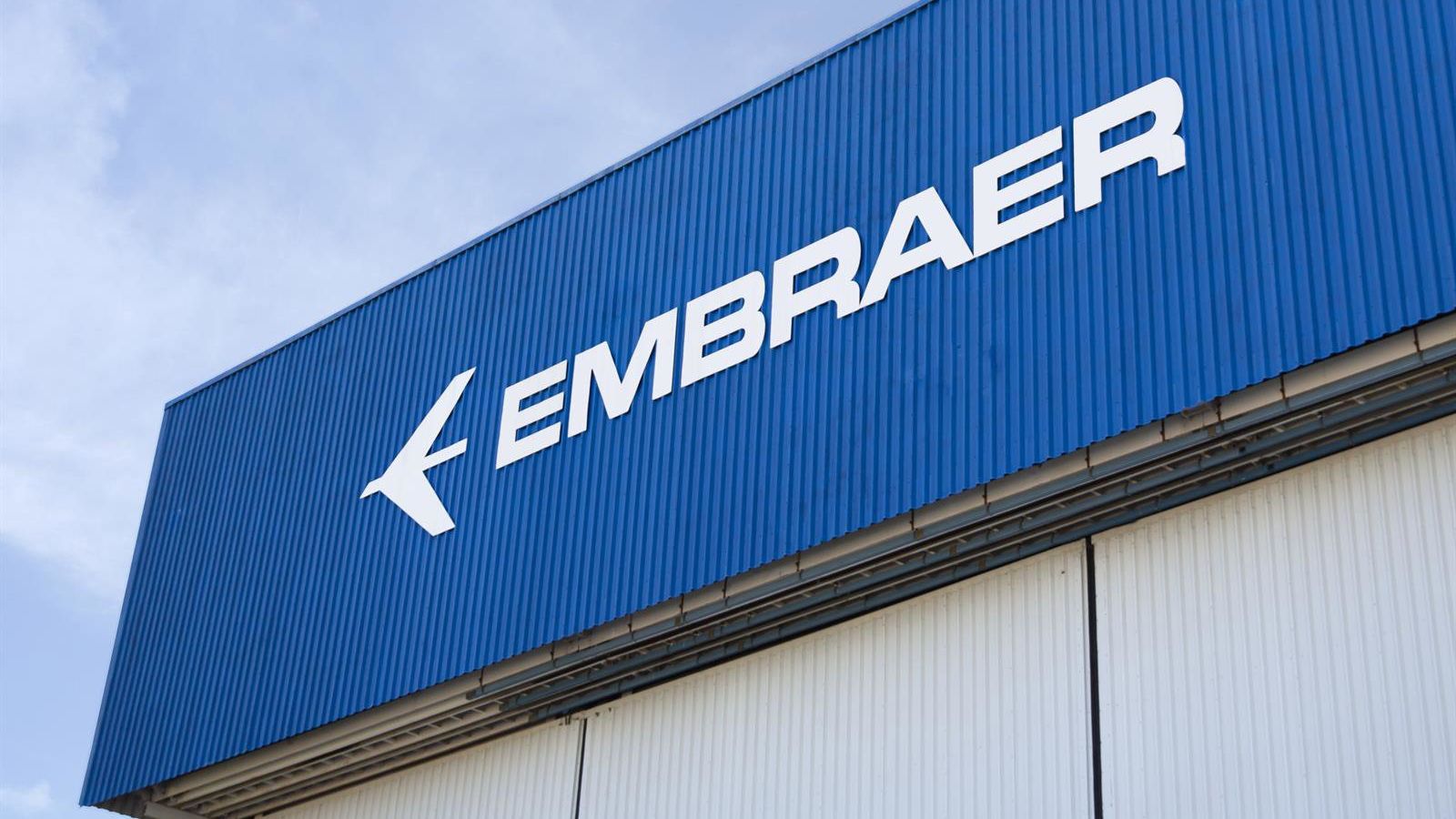 Embraer bate recorde de pedidos e mira futuro do setor aeronáutico
