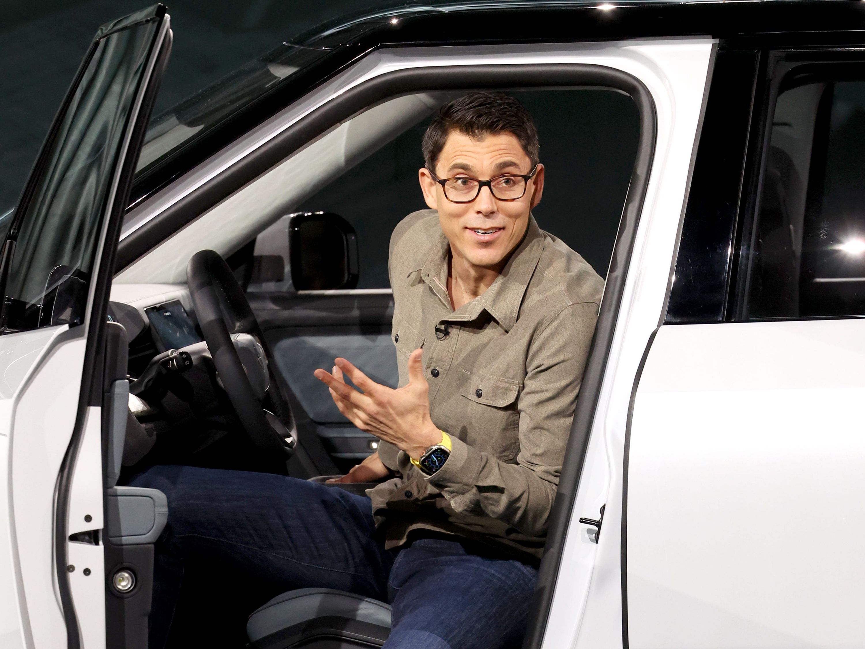 Rivian promete sistema de direção autônoma nos moldes da Tesla ainda este ano
