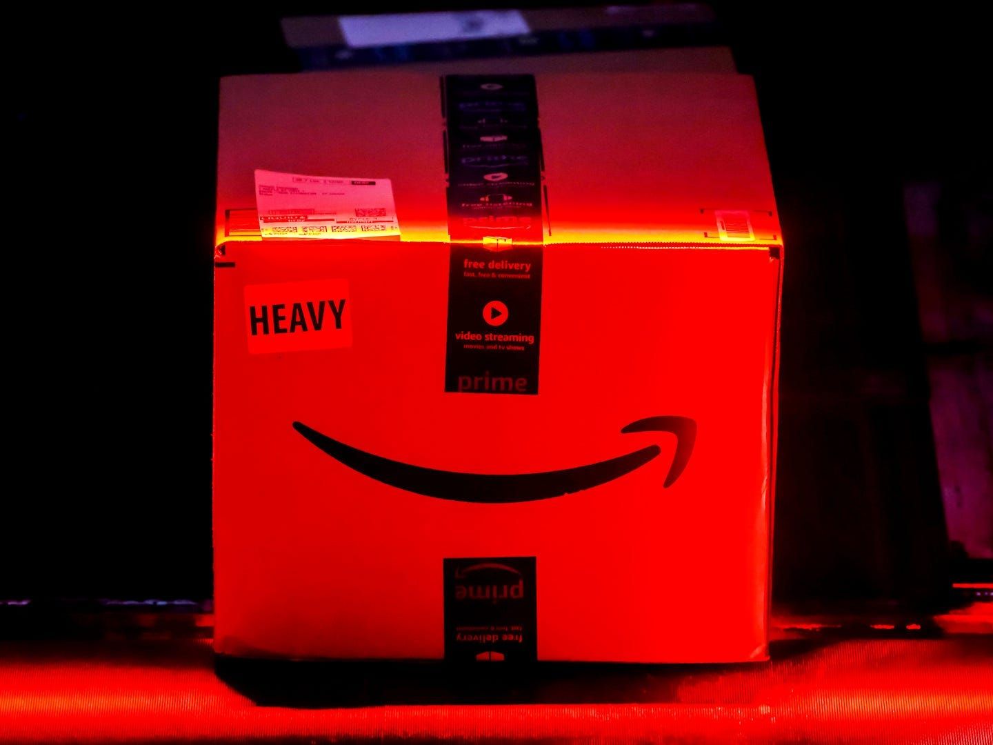 Califórnia acusa Amazon de fixar preços em lojas rivais