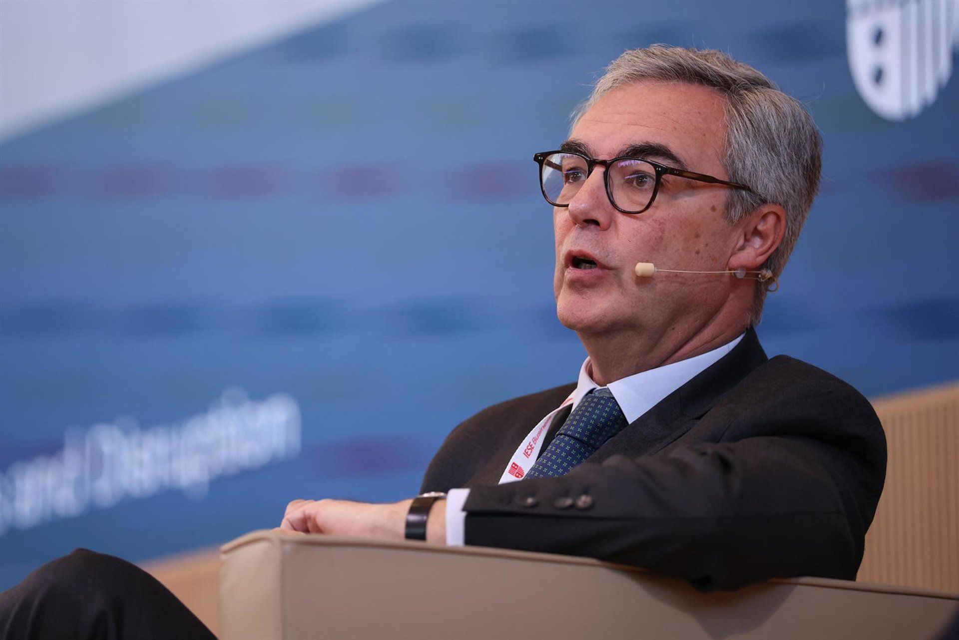Stablecoins em dólar ameaçam dolarizar economias emergentes, diz líder do Unicaja