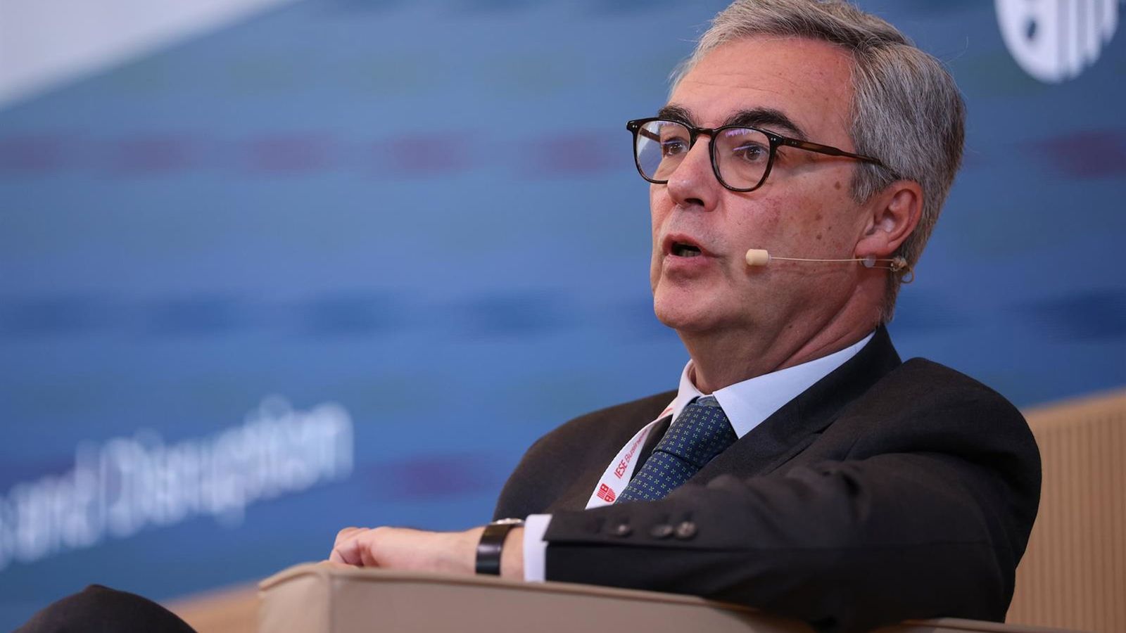 Stablecoins em dólar ameaçam dolarizar economias emergentes, diz líder do Unicaja