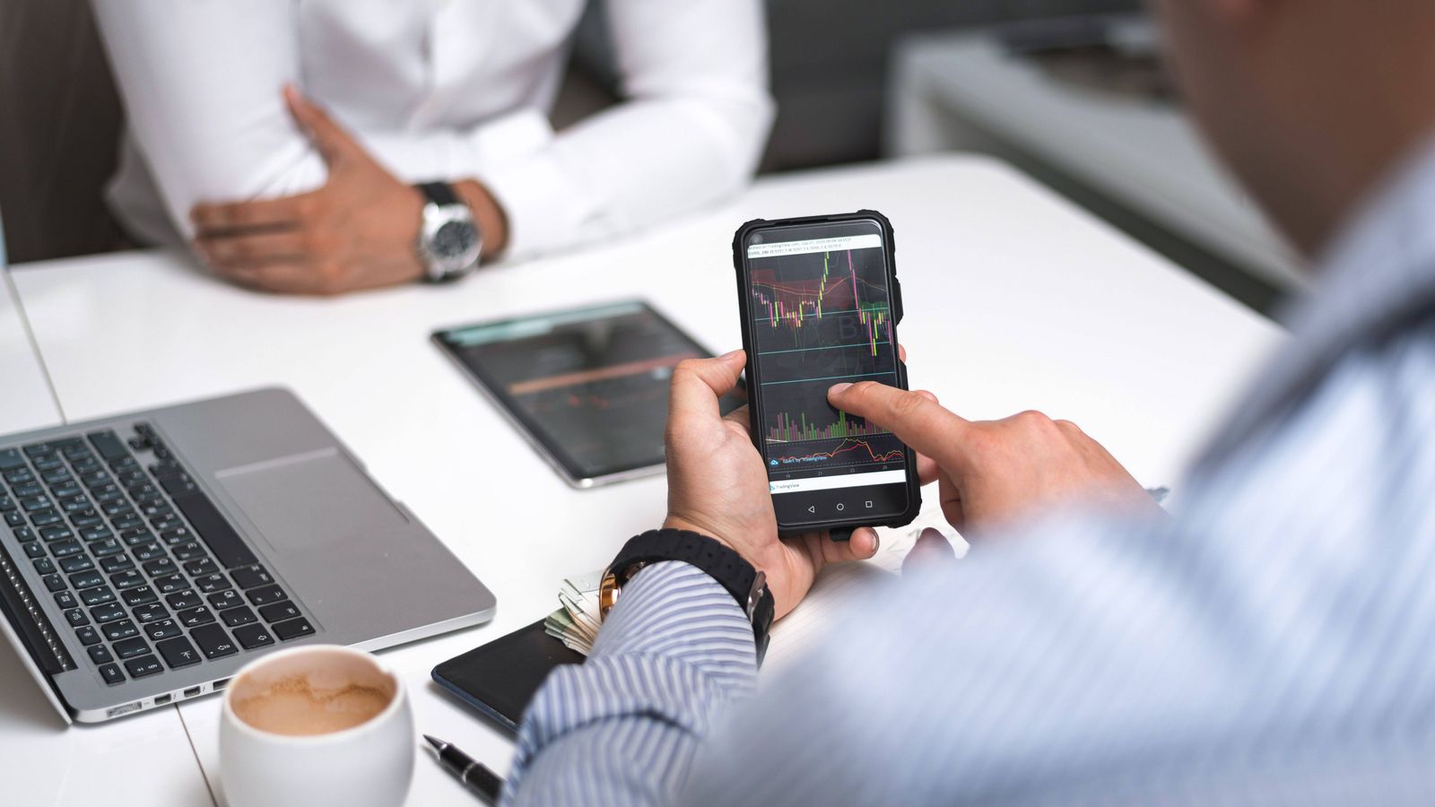 O fim do financista-planilha: entender de gente vira o ativo principal