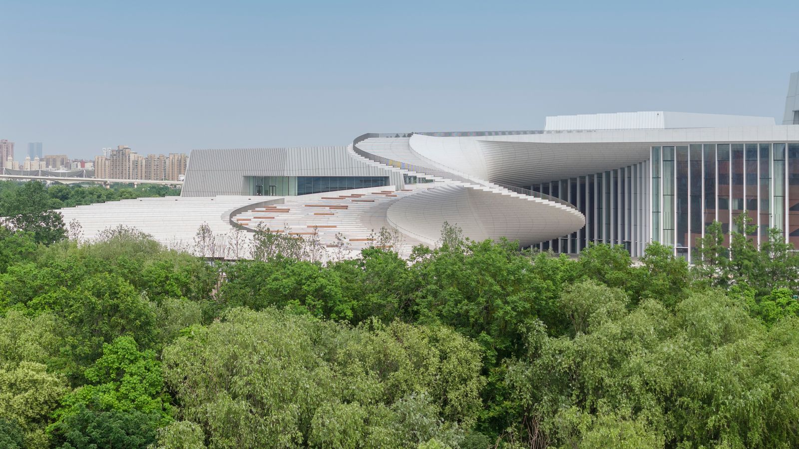 Ópera de Xangai entra em fase final sob design espiral da Snøhetta