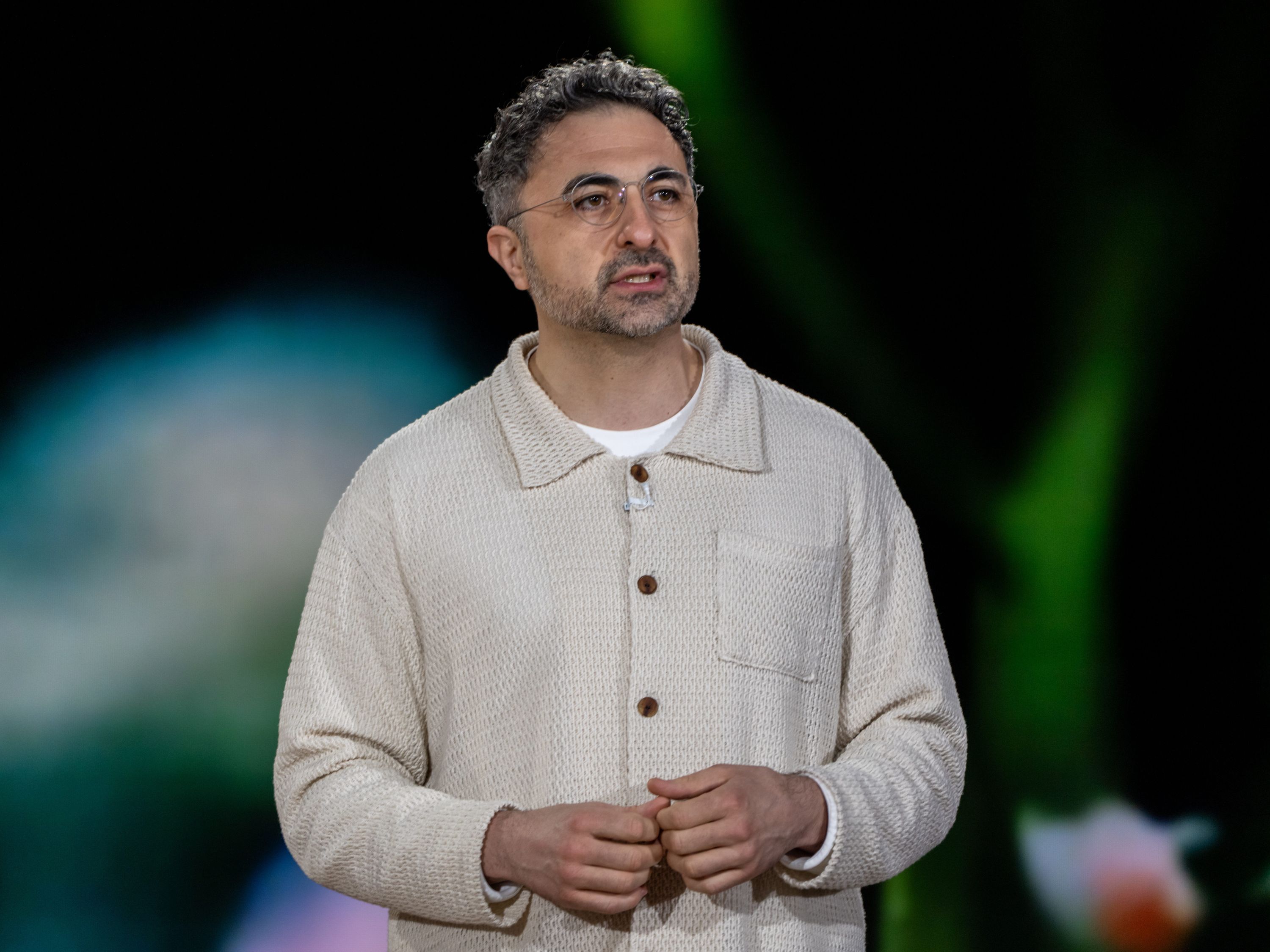 Microsoft AI: modelo próprio supera OpenAI com 1/4 do poder