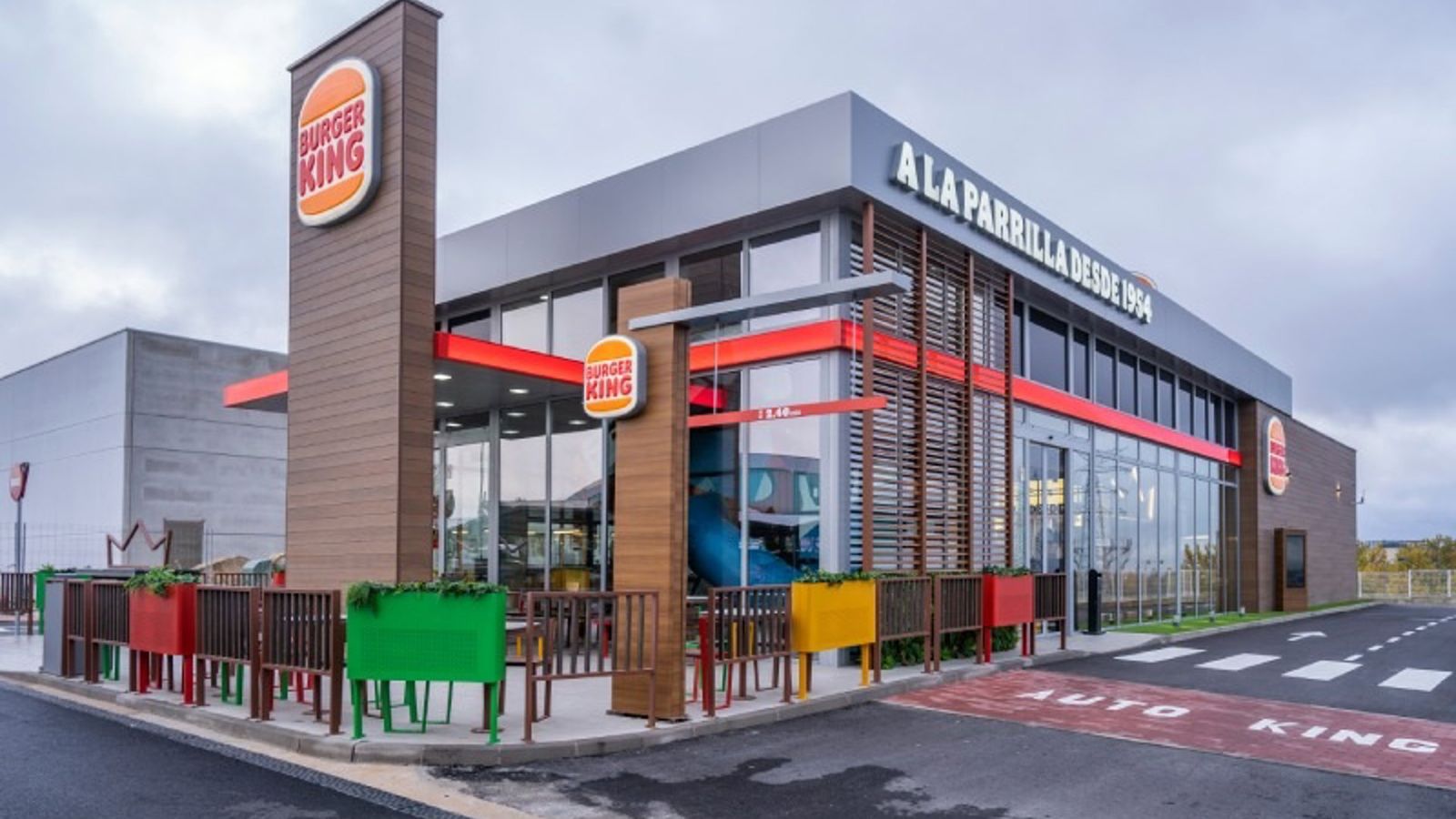 Restaurant Brands Europe reverte prejuízo e alcança recorde de 1,5 bilhão de euros