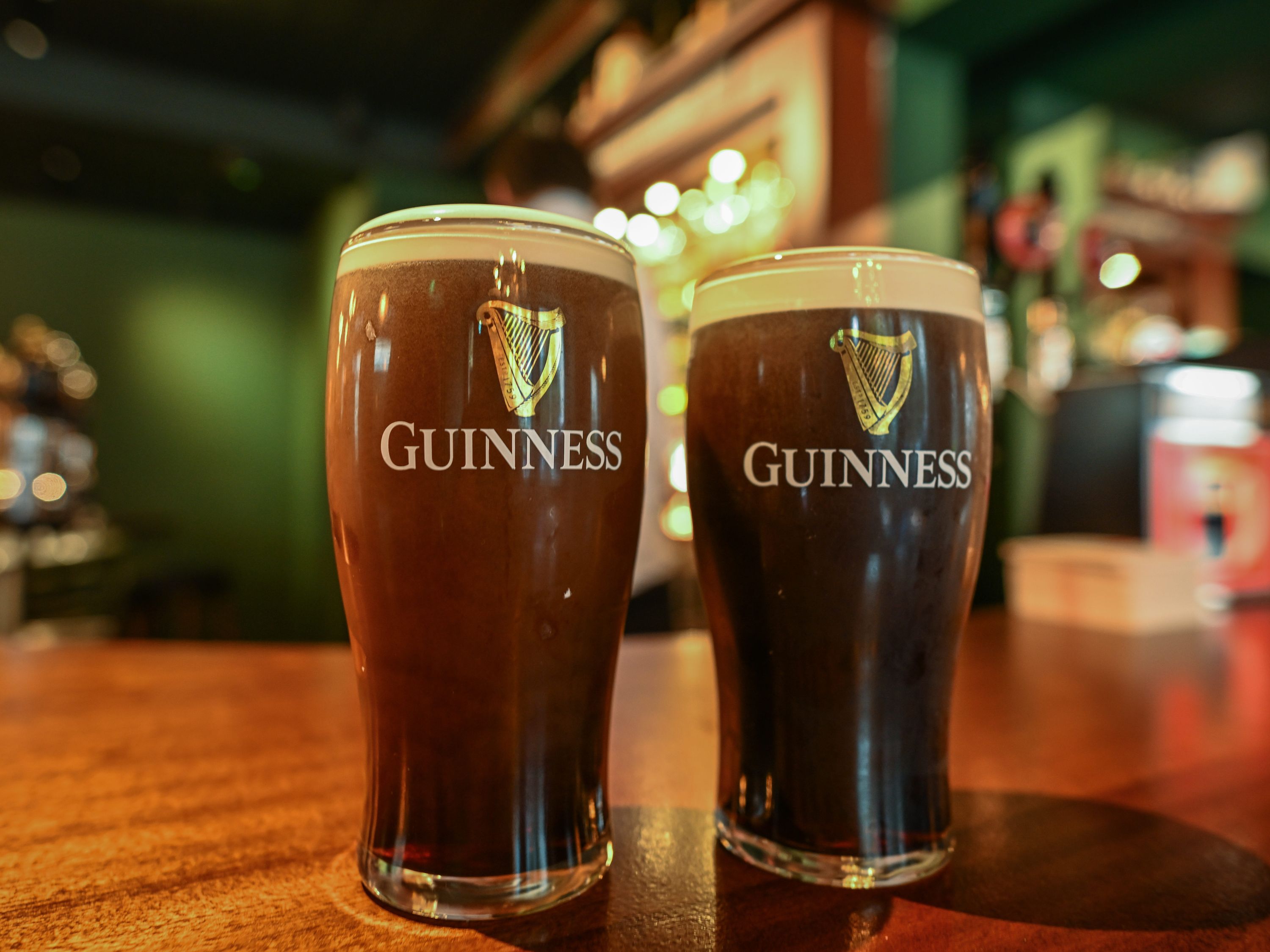 Zuckerberg e Wang: o que um copo de Guinness diz sobre a imagem de CEOs
