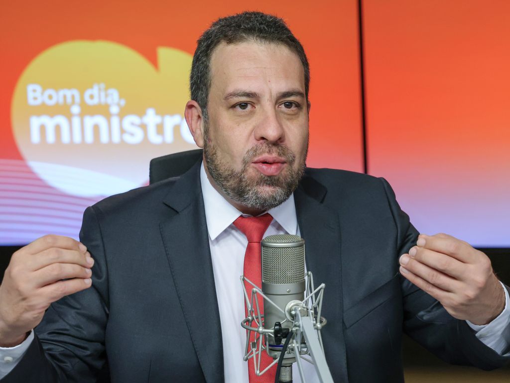 Boulos critica Alcolumbre por travar PEC da escala 6×1 no Senado
