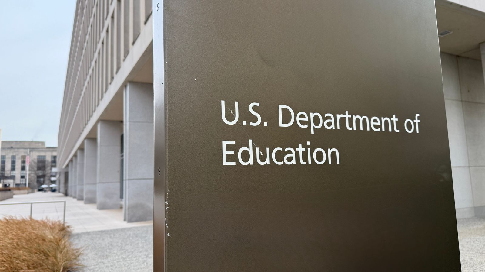 Erro em sistema do governo dos EUA gera cobranças surpresa de US$ 2.200 em empréstimos estudantis
