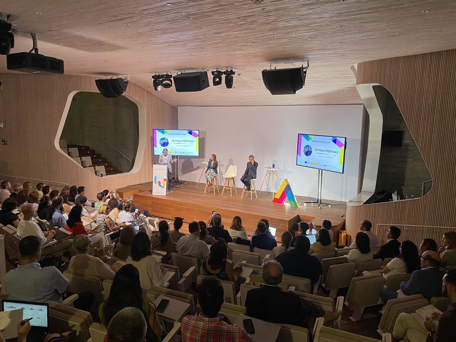 Turismo espanhol aposta em IA e clima para destinos inteligentes