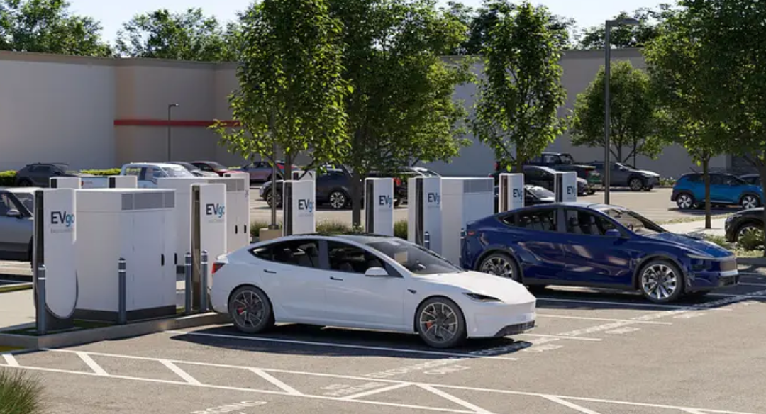 Tesla, a fornecedora: EVgo adota Superchargers em sua rede