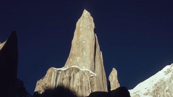 Família Marin desafia Nameless Tower em escalada histórica