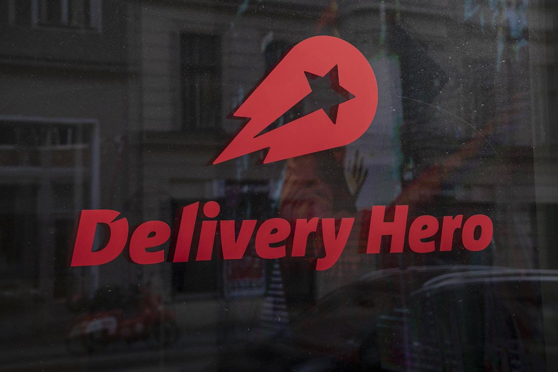 CEO da Delivery Hero volta atrás em saída e mantém comando