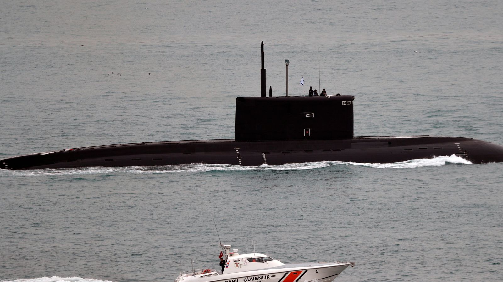 Rússia instala gaiolas anti-drones em submarinos da frota do Mar Negro
