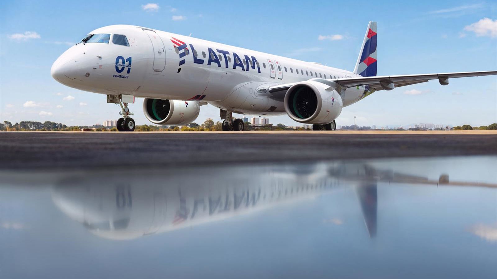 Latam recebe 1º E195-E2 da Embraer e mira expansão no Brasil
