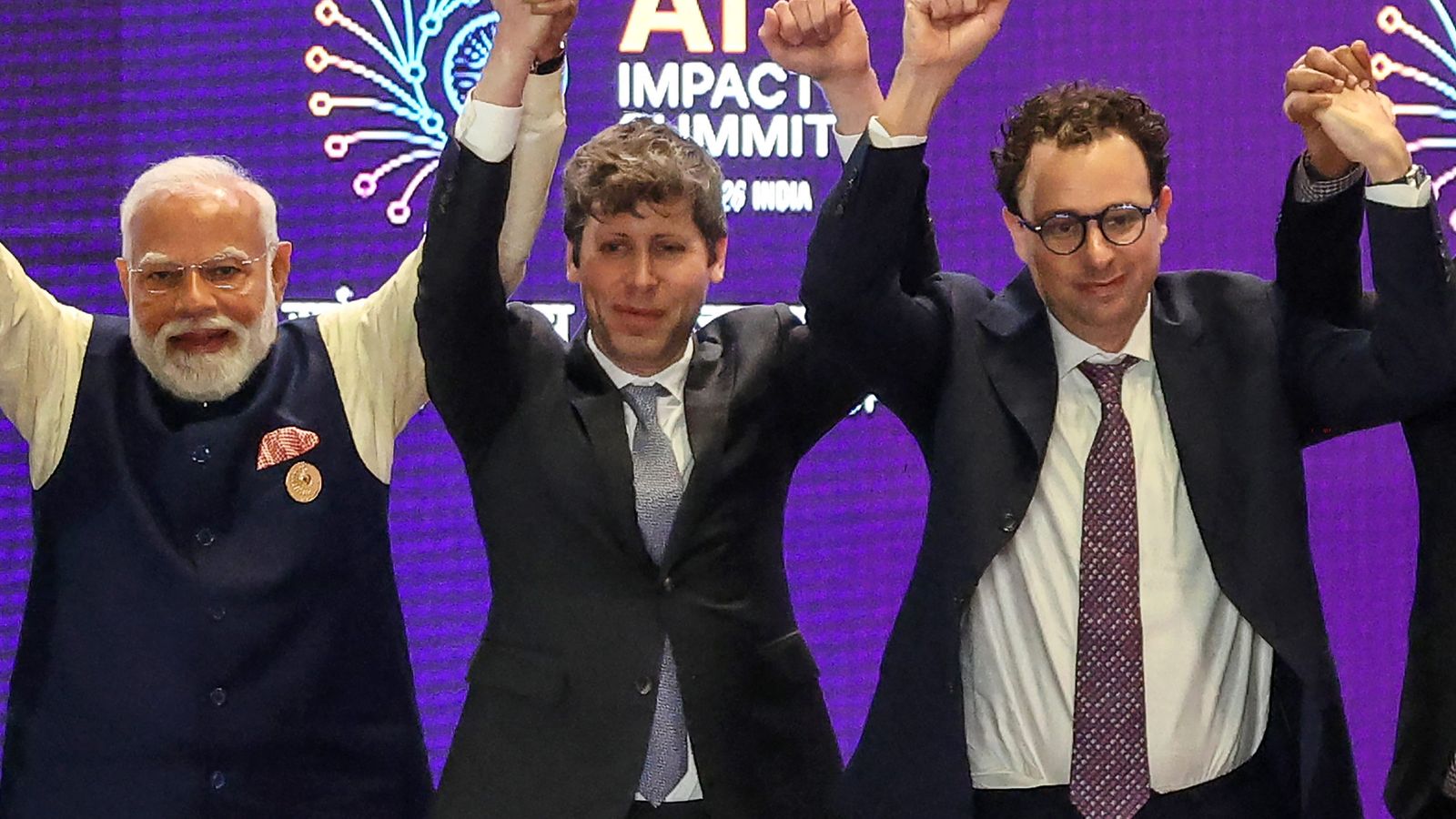 Anthropic e OpenAI intensificam rivalidade enquanto mercado aguarda possíveis IPOs