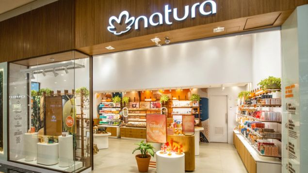 Natura recua 8% em dois dias — o que está em jogo com a Advent