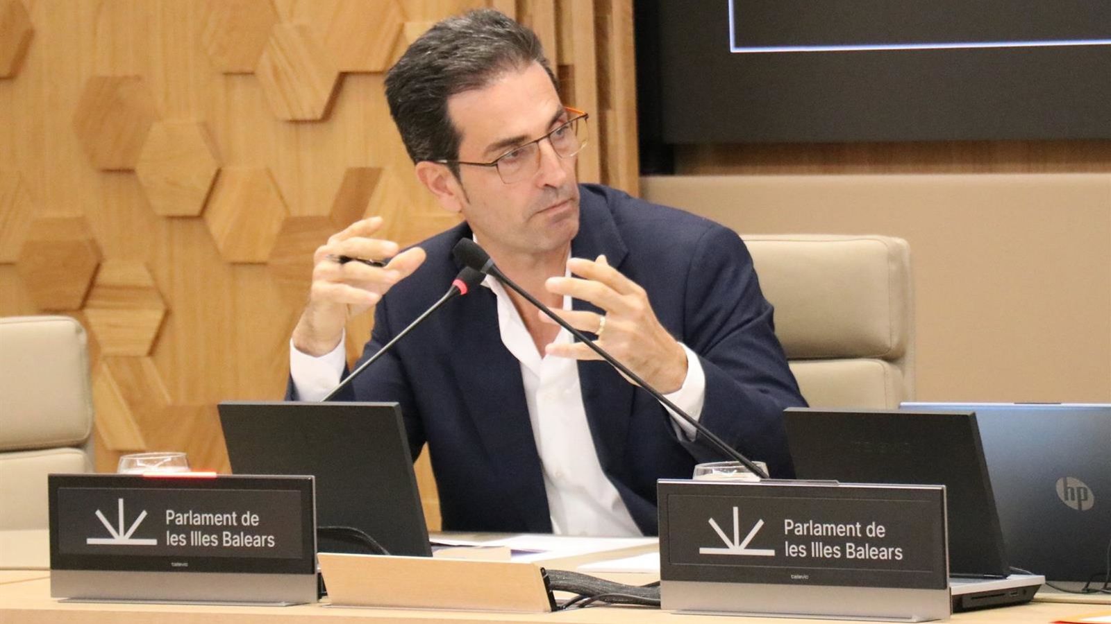 Psicólogo clínico alerta para o lucro por trás do declínio da saúde mental infantil