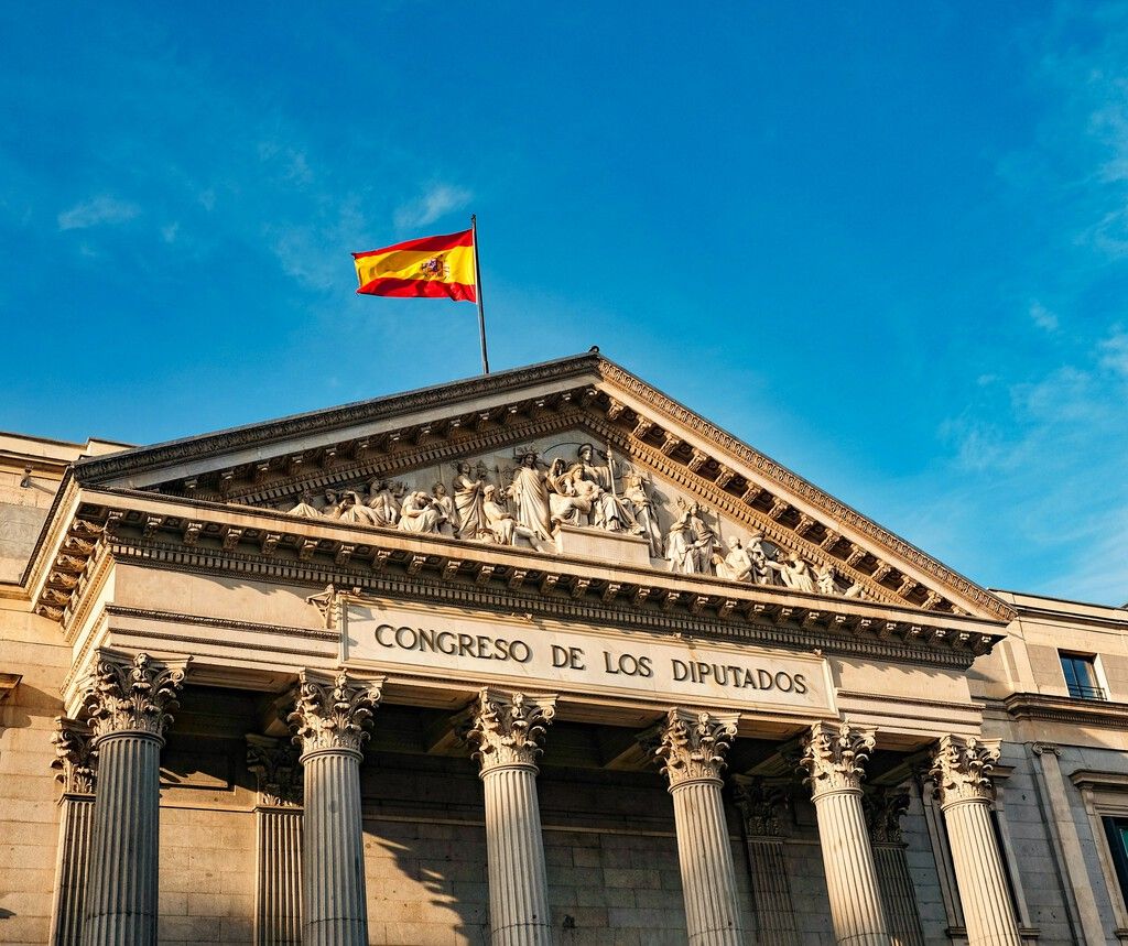 Eleições antecipadas na Espanha congelam planos cruciais para o setor de energia