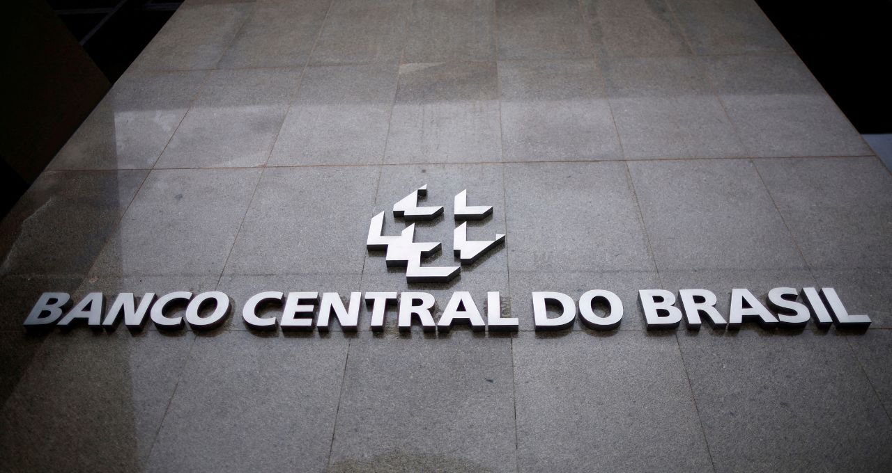 Banco Central revisa PIB para 2% em 2026 — mas inflação fura o teto da meta