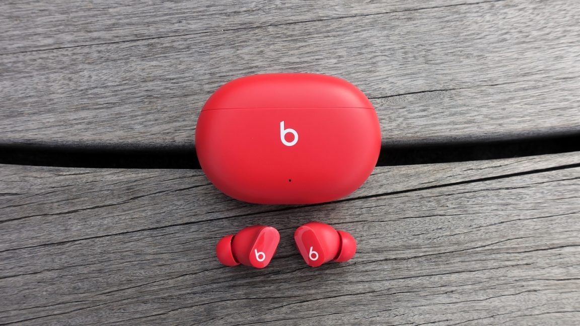 Apple corrige falha crítica que permitia espionagem em Beats Studio Buds