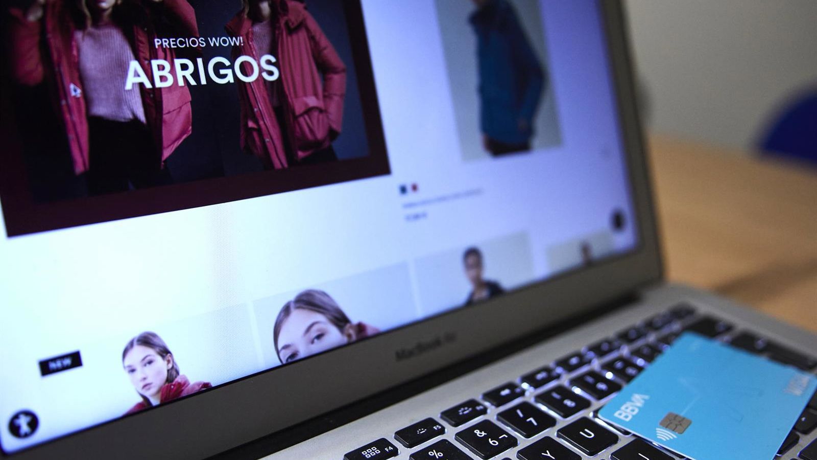 E-commerce espanhol cresce 15,1% com turismo e viagens liderando