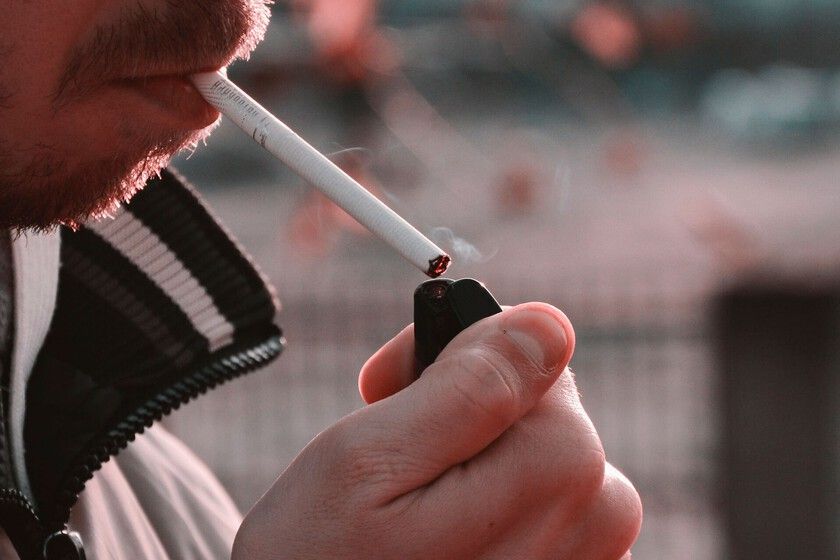O cigarro não une mais ninguém: a solidão do fumante