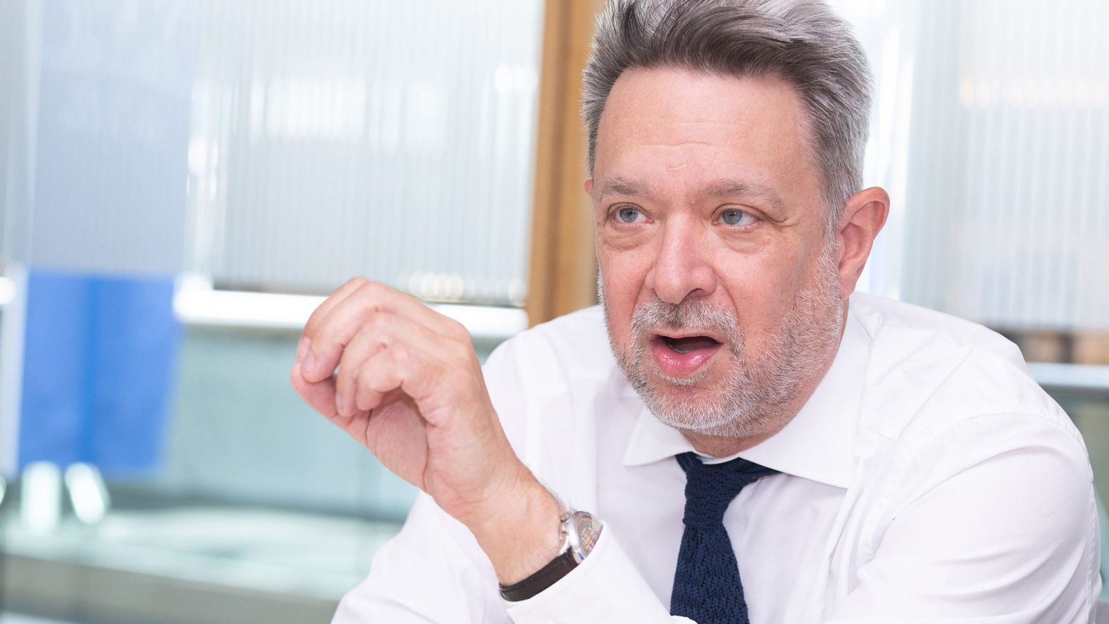 Sandoz: CEO alerta que Europa pode ficar sem antibióticos por concorrência chinesa