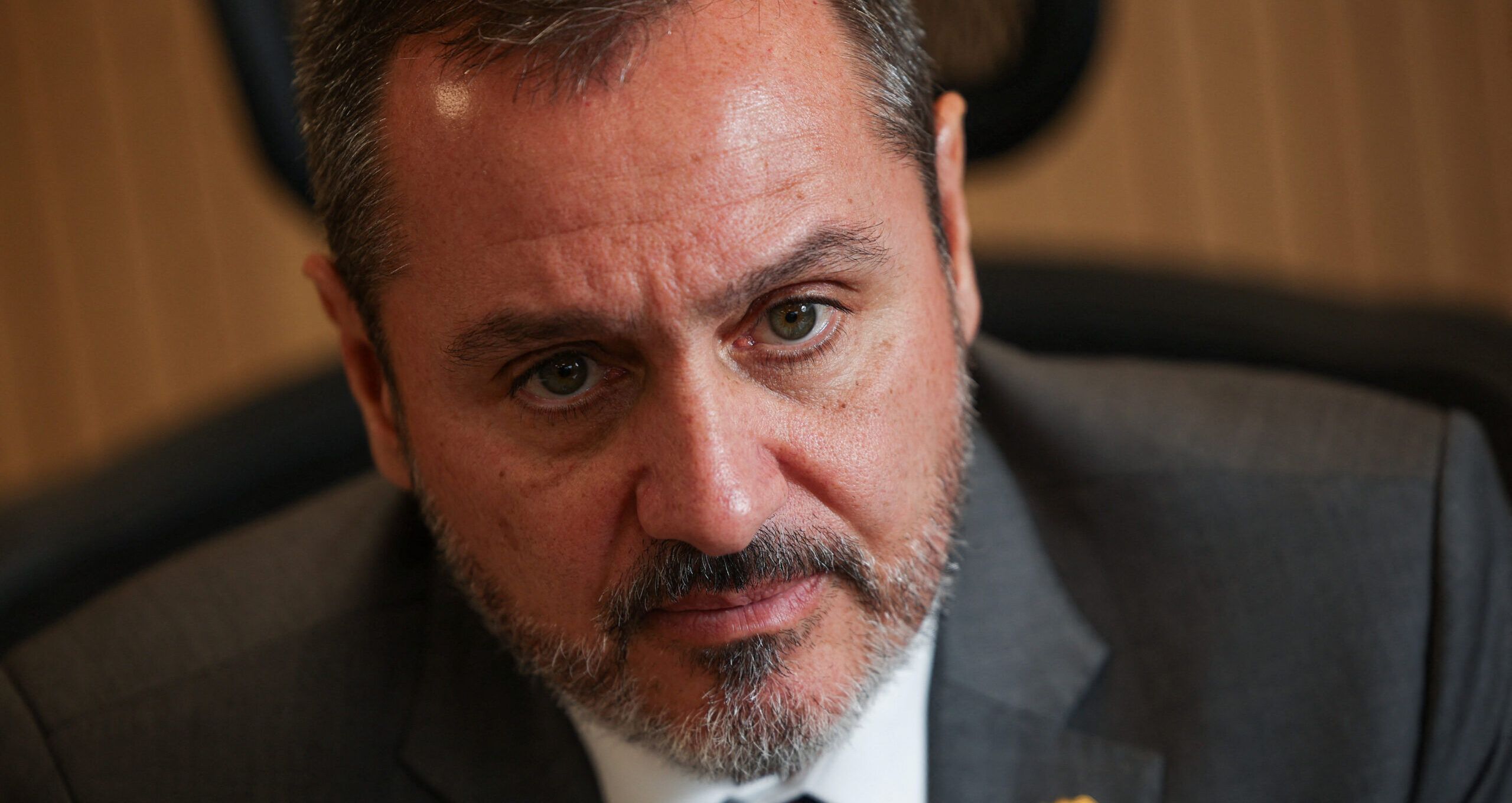 Mendonça afasta, Dino reverte: a PF no epicentro da crise do STF