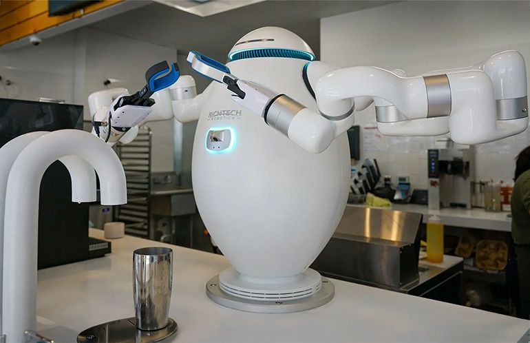 Richtech Robotics aposta em robô influenciador para humanizar a IA