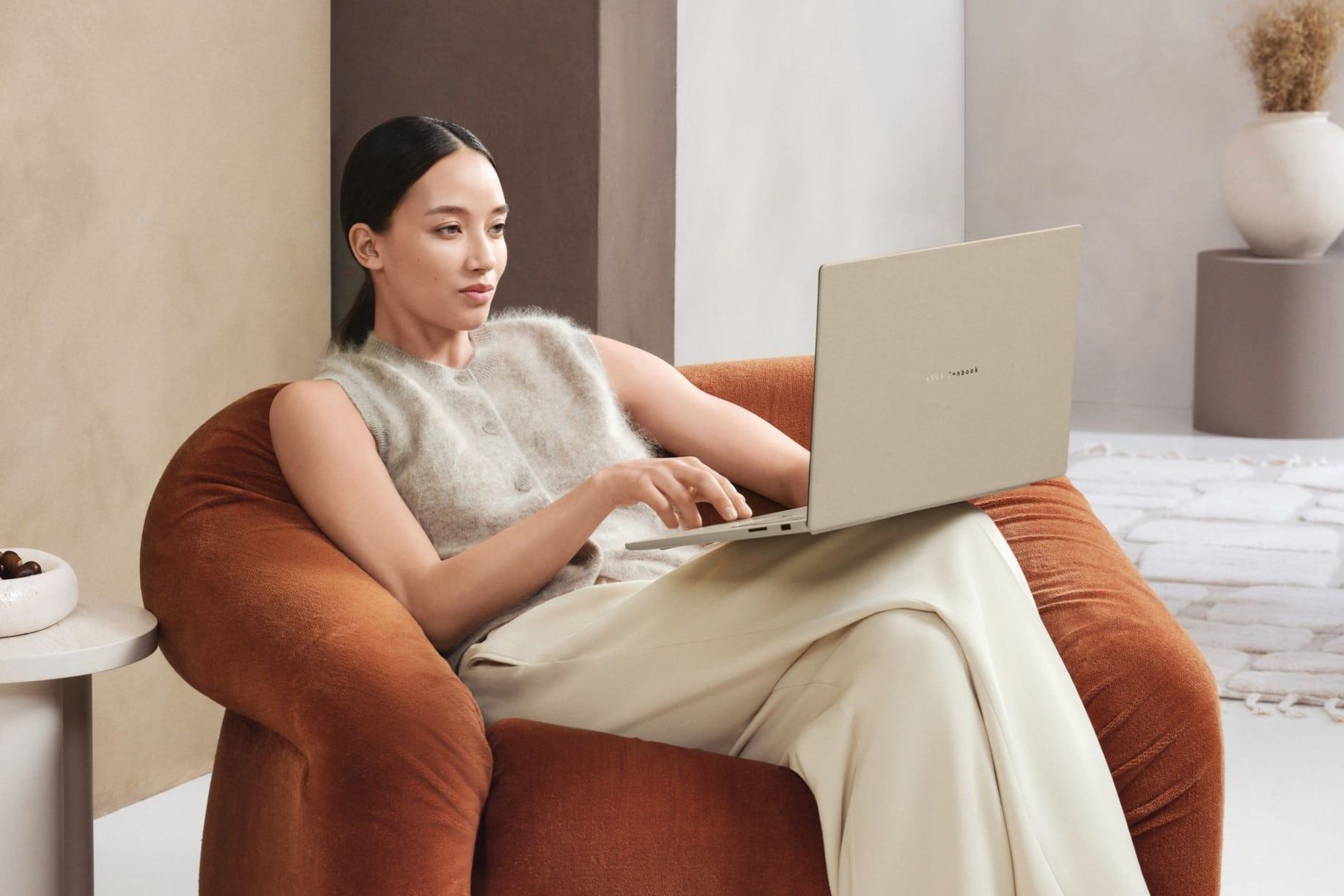 Asus Zenbook A16 chega ao mercado com chip Snapdragon X2 Elite — aposta em IA local
