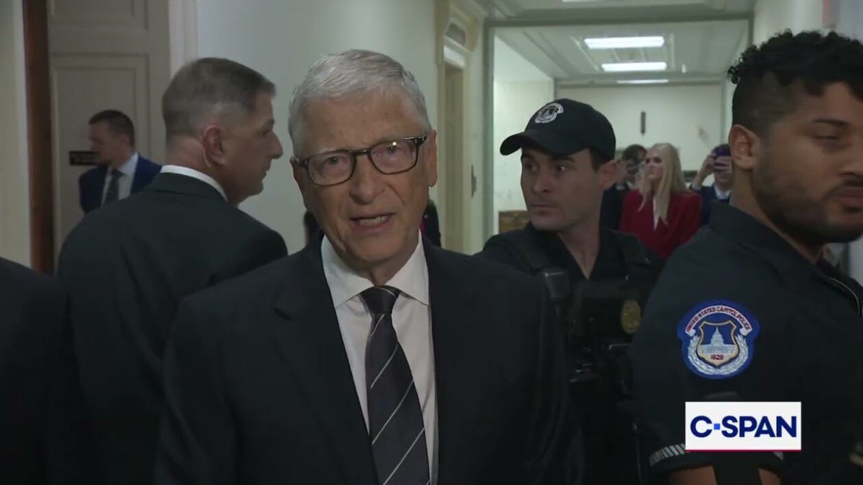 Bill Gates depõe sobre relação com Epstein — e seus negócios sentem o peso do escândalo