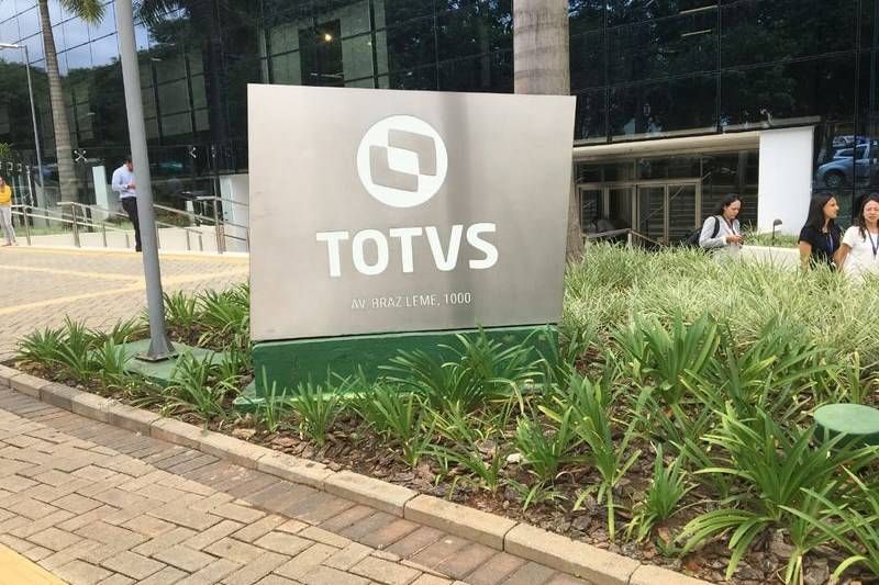 Totvs aposta em IA para nova onda de receita, mas impacto virá após 2027