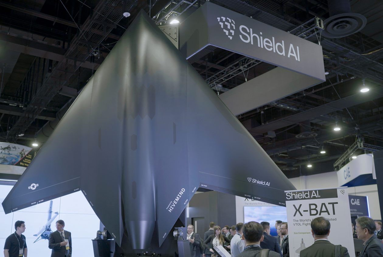 Shield AI recebe US$ 150 milhões da Marinha para desenvolver caça autônomo