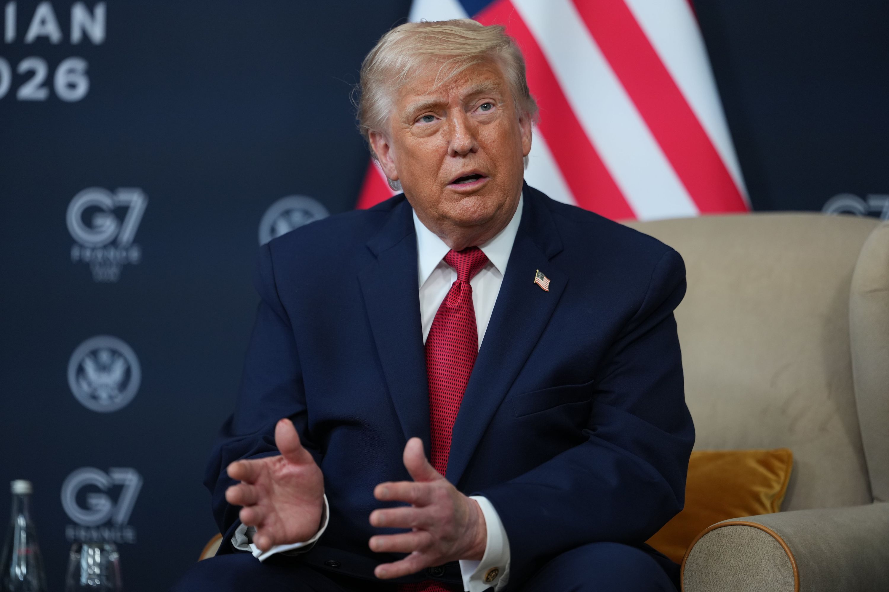 Trump fatura US$ 1,4 bilhão em cripto no primeiro ano de mandato — e levanta alertas éticos