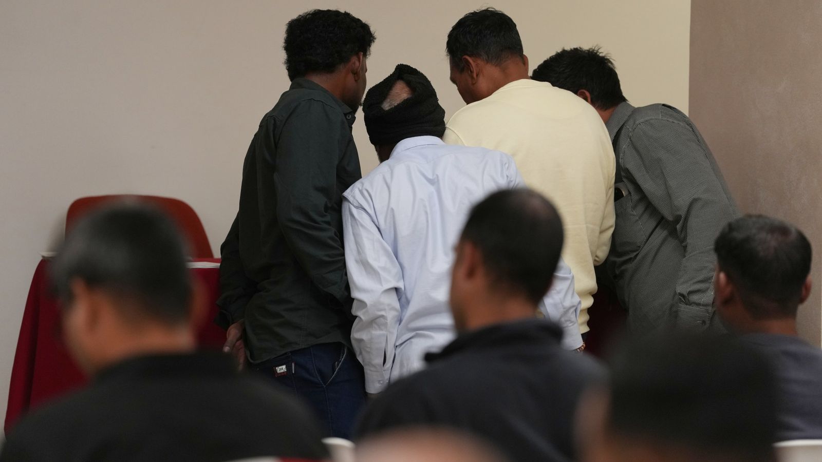 Trabalhadores explorados em consulado dos EUA em Milão recebem US$ 35 milhões em acordo
